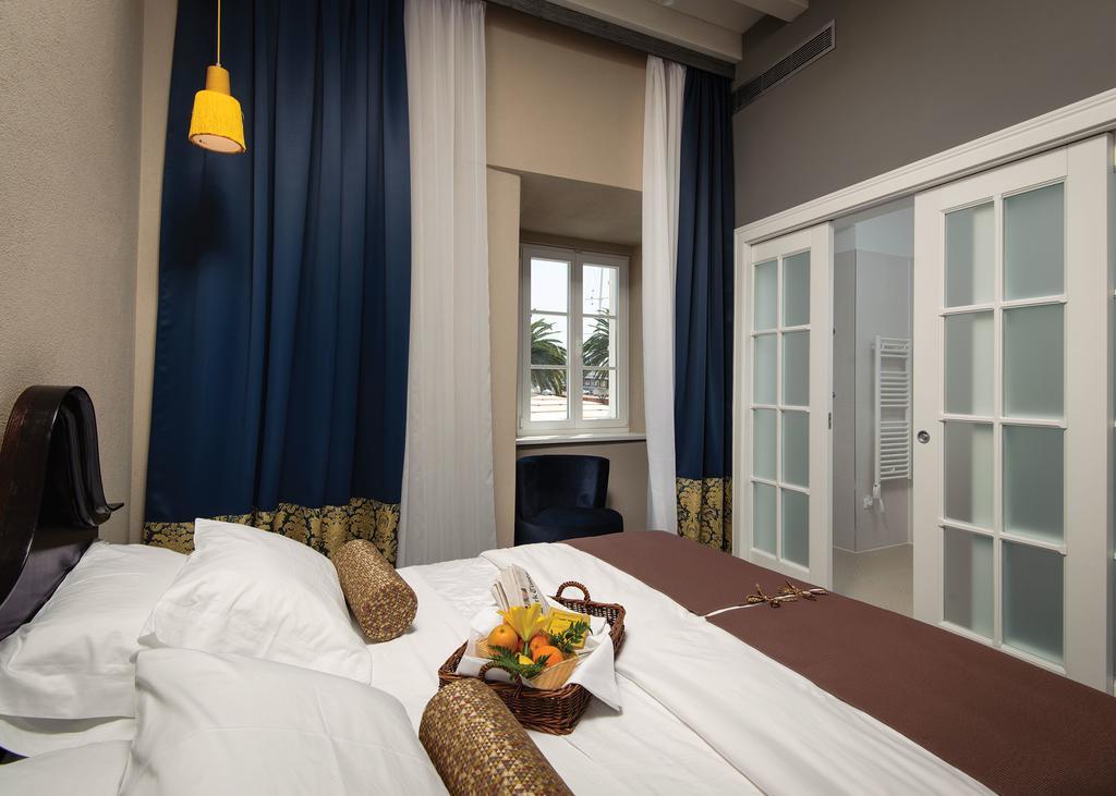 XII Century Heritage Hotel Trogir Dış mekan fotoğraf